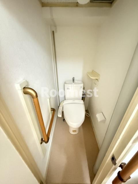 新吉田住宅2号棟のトイレ|ゆったりとした空間のトイレです