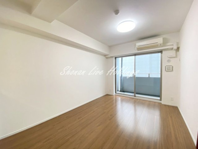 【居間・リビング】 | ルメイユ横浜関内 | カウンターキッチンLDK♪