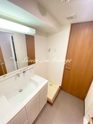 【洗面所】 | ルメイユ横浜関内 | 三面鏡洗面台♪