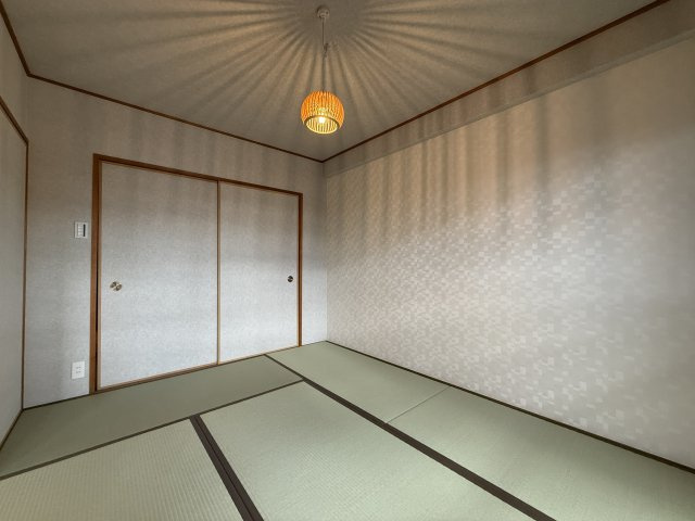 セトルコート唐橋　天然木フルリノベーションの和室