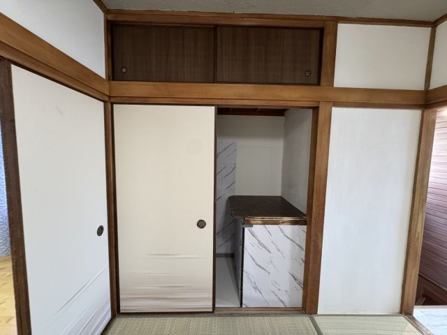 若竹町１丁目貸家の収納