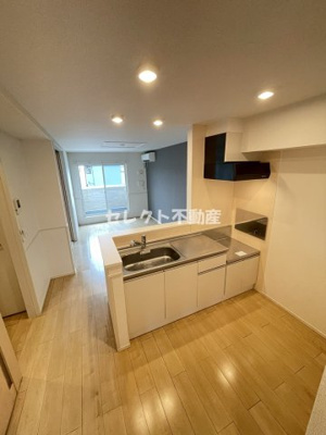【キッチン】 | エステートⅢ | 【エステートⅢ】コンパクトなキッチンで掃除もラクラク