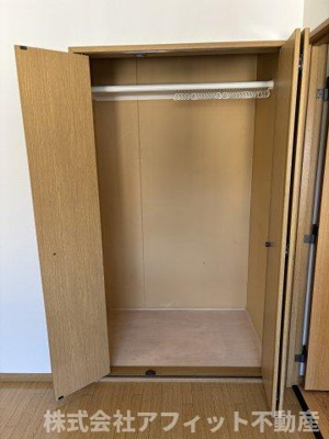 【収納】 | コスモハイツ | 洋室6帖のクローゼット