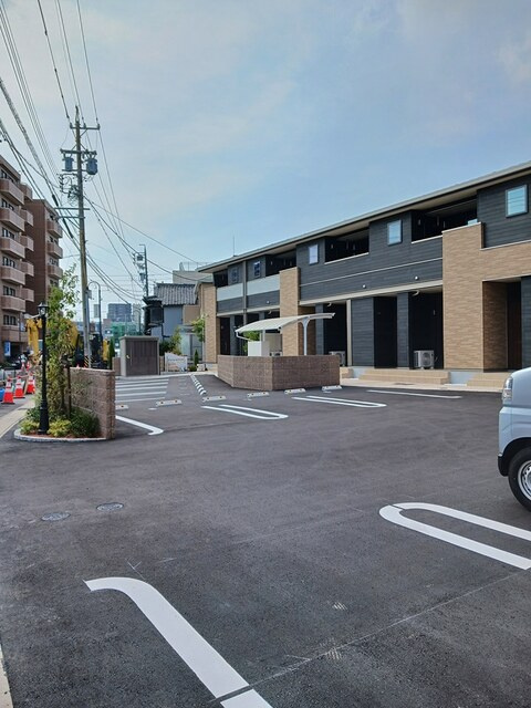 グラーヴェ御幸の駐車場
