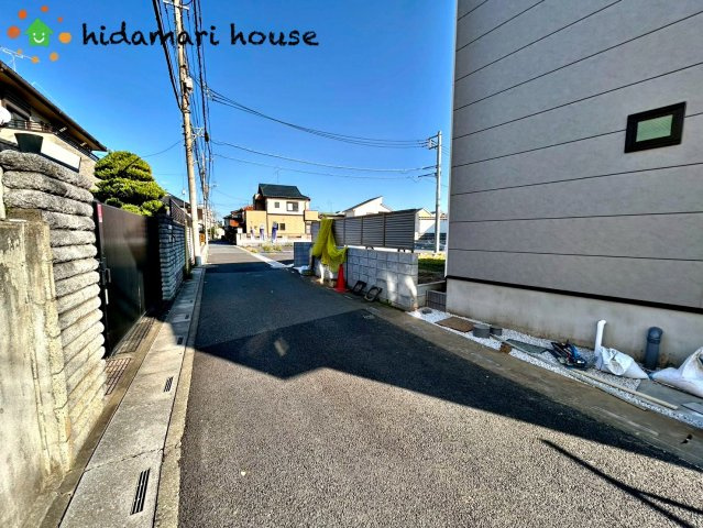 西区三橋22期　新築戸建　グレイス01の前面道路含む現地写真