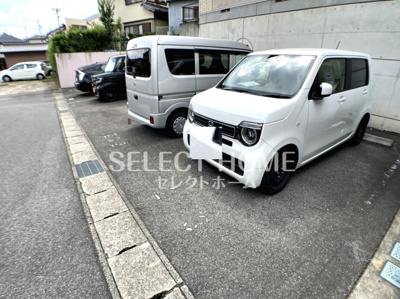 【駐車場】 | ベルサーチ真伝 | 駐車場があるので、車を買う予定の方も安心です