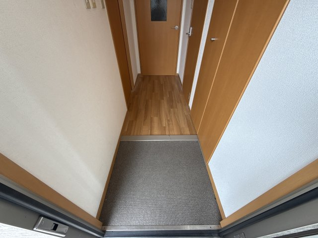 ハイツひまわりの玄関