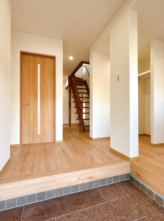 リフォーム中古戸建　大垣市青墓町3丁目　昭和58年築の玄関