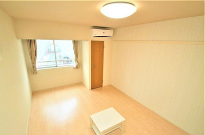 【洋室】 | クレイノＡＫＩＮＡ | ベランダを無くし、完全室内干し仕様！女性に人気！