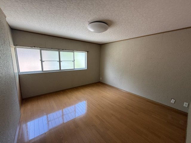 戸建　高山市新宮町　580万の洋室