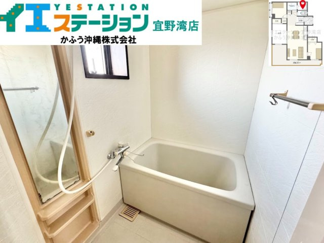 ラフィーネヌーベル真志喜の浴室