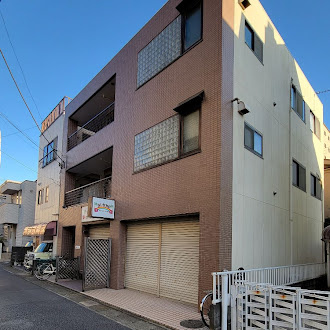 見附町コスモマンションの外観