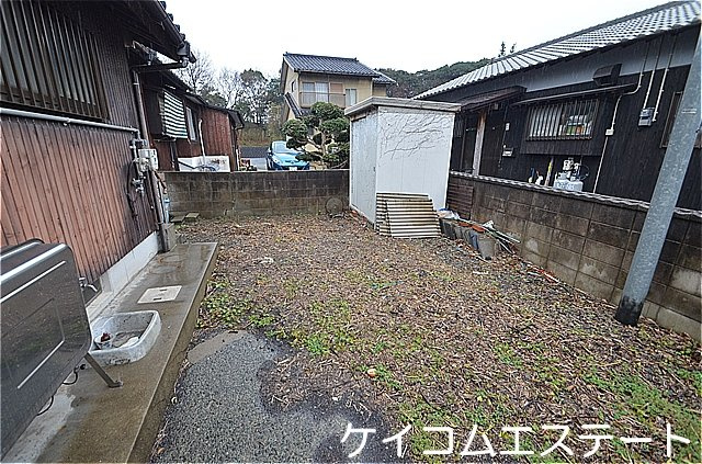 長屋　八幡西区金剛三丁目の庭|現地撮影