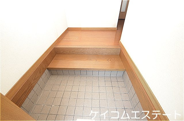 長屋　八幡西区金剛三丁目の玄関|現地撮影