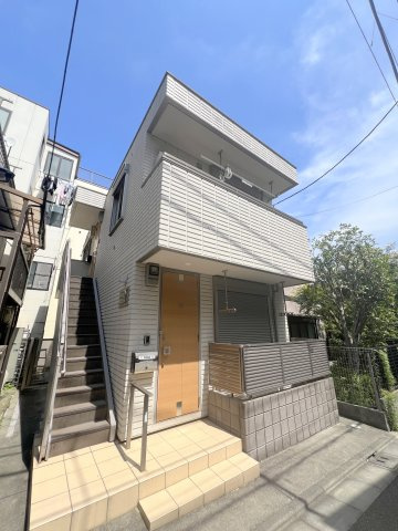 ステベリゼームス坂の外観