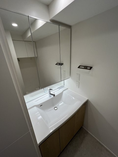 サンウッドフラッツ新宿四谷三丁目の独立洗面台