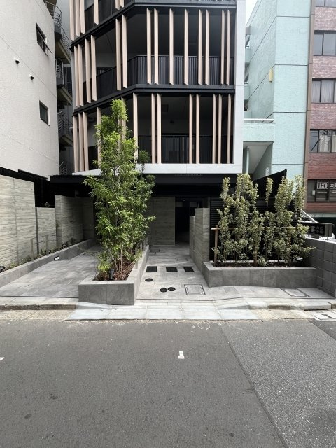 サンウッドフラッツ新宿四谷三丁目のエントランス