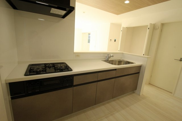 香南市野市町西野　新築戸建　1棟　【内覧可能】のキッチン|カウンターキッチン