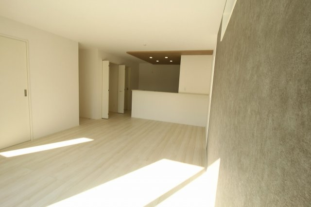 香南市野市町西野　新築戸建　1棟　【内覧可能】の居間・リビング|ＬＤＫ　17.5帖