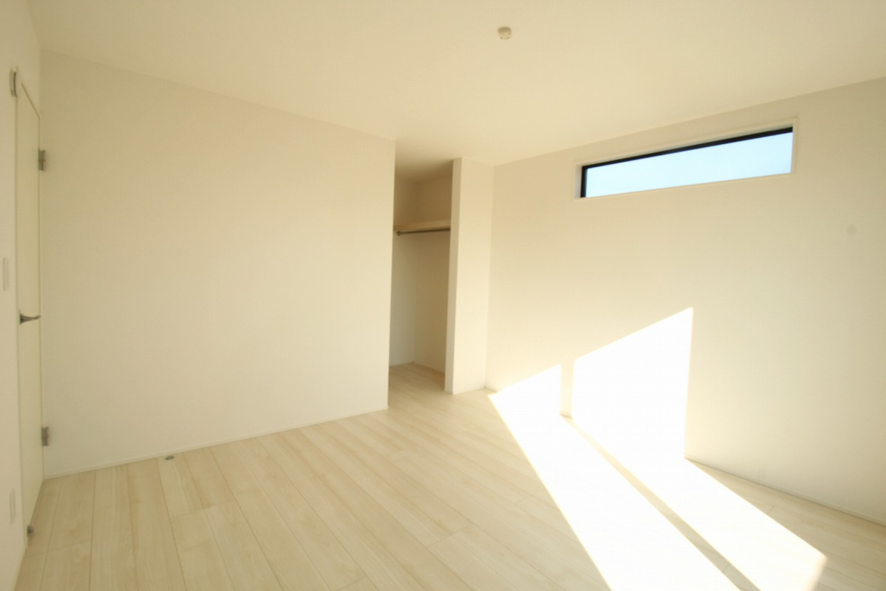 香南市野市町西野　新築戸建　1棟　【内覧可能】の洋室|2Ｆ　南東の部屋　8.0帖