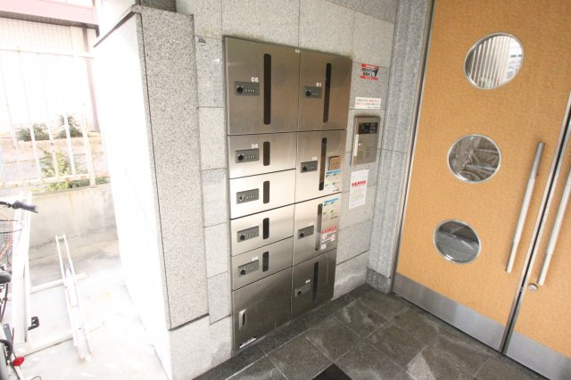 Ritz小阪のエントランス