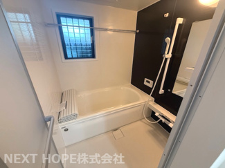 【浴室】 | 尼崎市食満５丁目中古戸建 | 新品の浴室ユニットバスです♪一日の疲れを癒してくれます！１坪タイプの浴室です！！浴室乾燥機付きで雨の日のお洗濯物の心配無しです！！