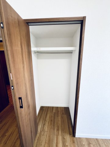 ライオンズステーションプラザ大島の寝室|収納はややコンパクト