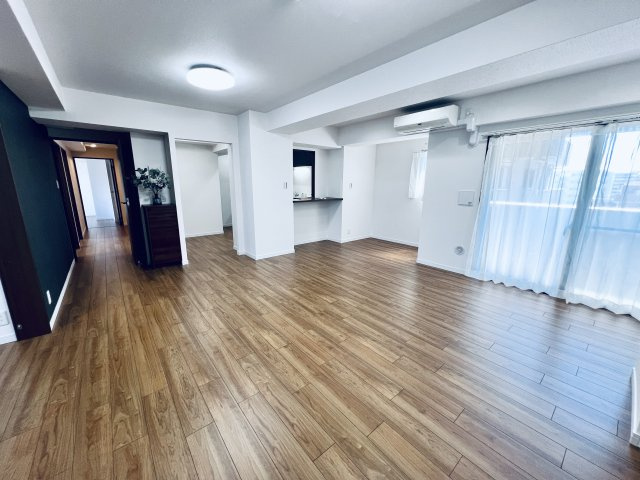 ライオンズステーションプラザ大島の居間・リビング|15.8帖のLDK