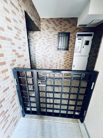 【玄関】 | ライオンズステーションプラザ大島 | 玄関ポーチ