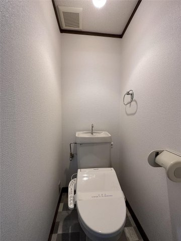 ウッドハウスⅡのトイレ|コンパクトで使いやすいトイレです