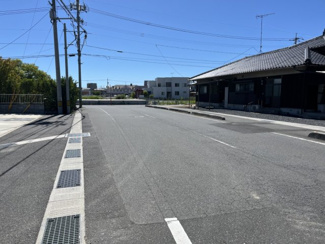 【前面道路含む現地写真】