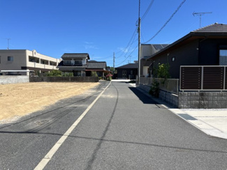 【前面道路含む現地写真】