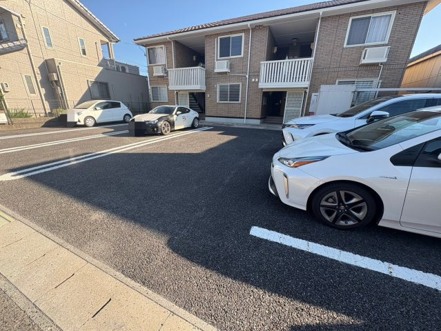 プランドールの駐車場