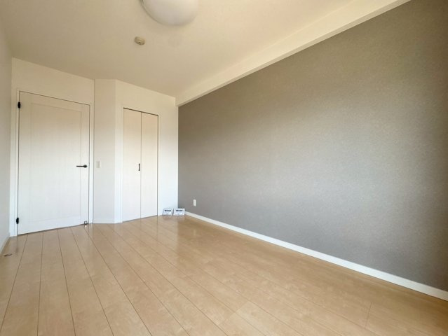 ーリヴィエールソフィア徳力ー4LDKー【小倉南区　中古マンション】の洋室|1番広い6.7帖の洋室はWIC完備♪　【小倉南区　中古マンション】