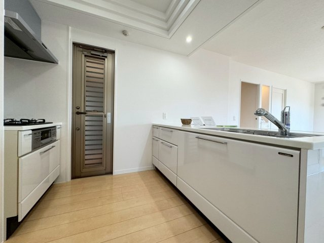 ーリヴィエールソフィア徳力ー4LDKー【小倉南区　中古マンション】のキッチン|お料理がもっと楽しくなる、明るいオープン設計のキッチン　【小倉南区　中古マンション】