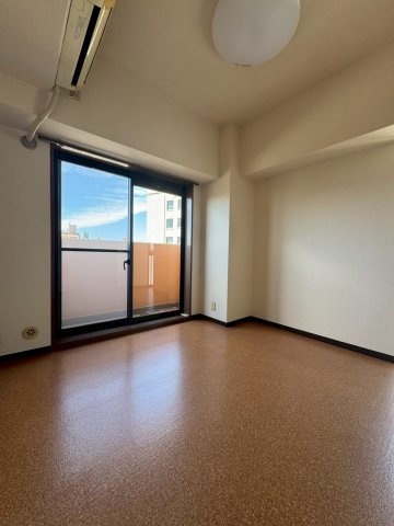 ライオンズマンション三木町の洋室