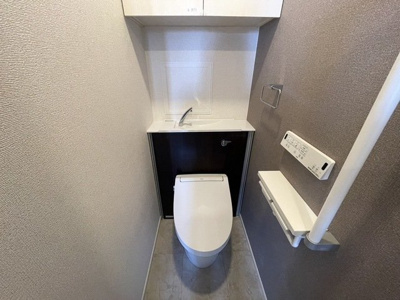 【トイレ】 | カーサビエント | 落ち着いた色調のトイレです