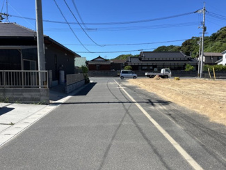 【前面道路含む現地写真】