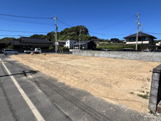 【前面道路含む現地写真】