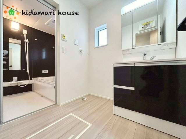 西区三橋第1期　新築戸建　リナージュ01の脱衣所