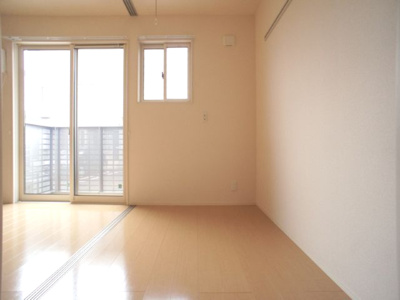 【寝室】 | リェス ソーンツェＢ | 清潔感のあるきれいな洋間です♪