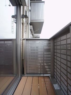 【バルコニー】 | リェス ソーンツェＢ | 日当たり良好！お洗濯物がたくさん干せます♪