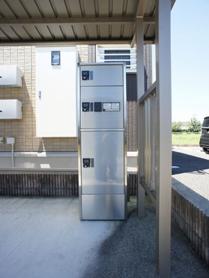 【その他】 | リェス ソーンツェＢ | 宅配ボックスがあります。