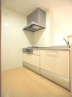 【キッチン】 | リェス ソーンツェＢ | お料理しやすいシステムキッチン3口コンロ付きです♪