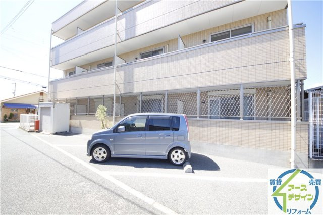 リッチ・キャッスルIIの駐車場