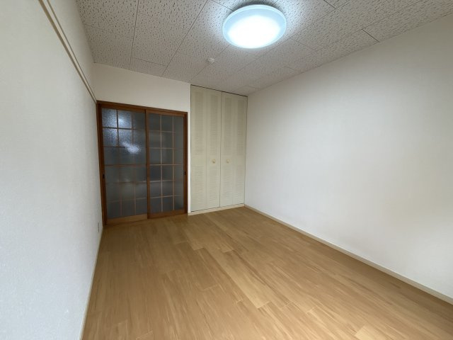 シングルハイツ若宮の居間・リビング