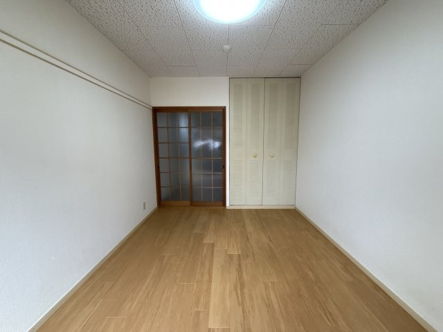シングルハイツ若宮の居間・リビング