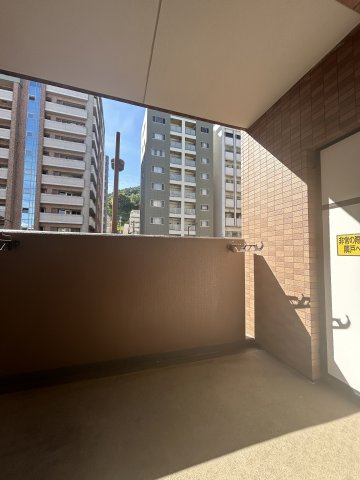 プレサンス新神戸のバルコニー