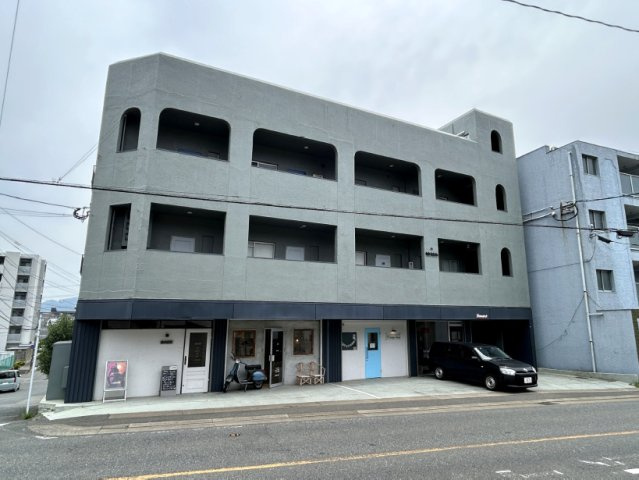 長丘EMビルの外観