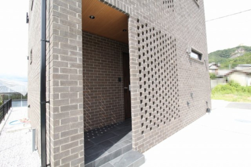 香南市野市町大谷　新築戸建　B号地の玄関